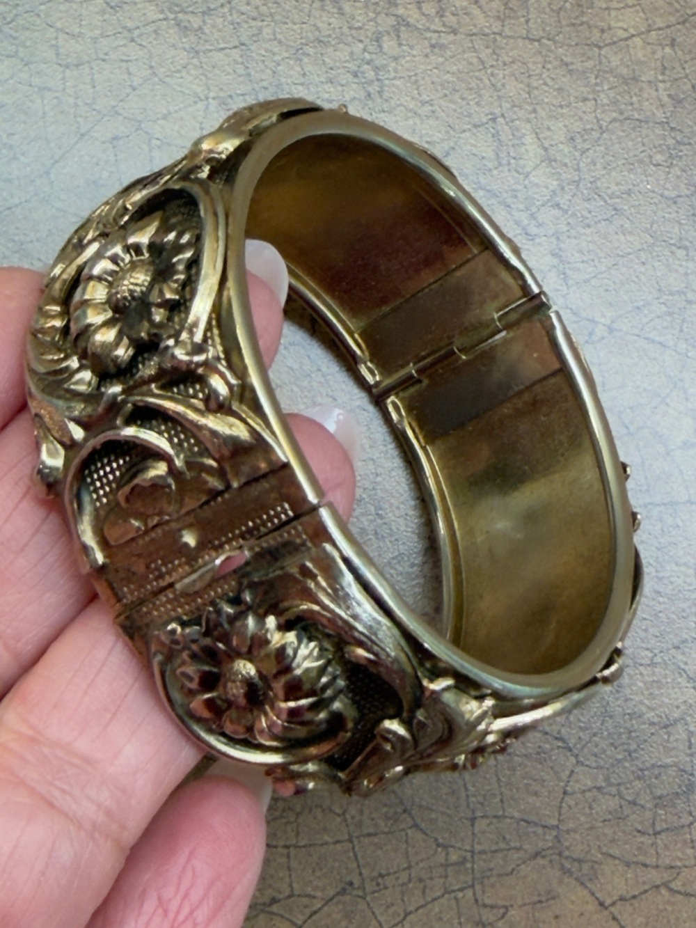 Vintage-Inspired Gold Floral Hinged Bangle Bracelet